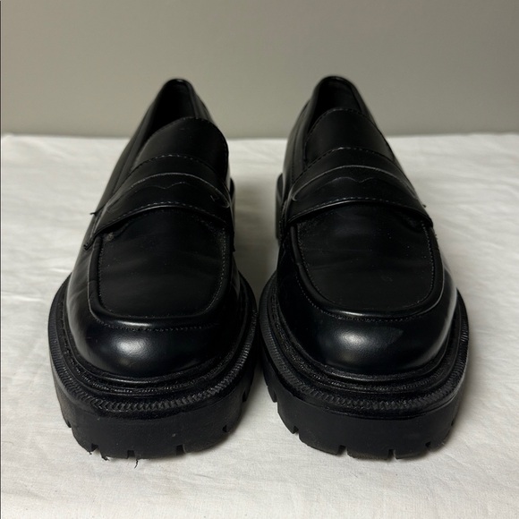 H&M Black Chunky Penny Loafers Size 40 – EUC, Modern Minimalist Style - Picture 2 of 7